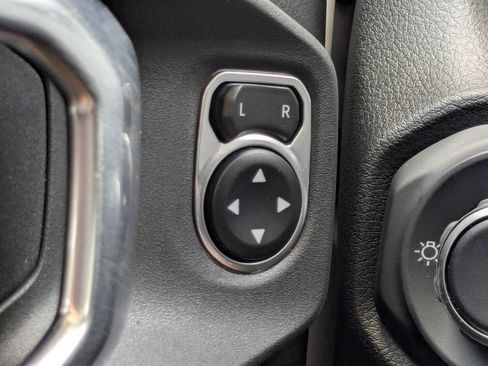 Used 2025 Jeep Wrangler Unlimited Sport AWD/4WD image 28