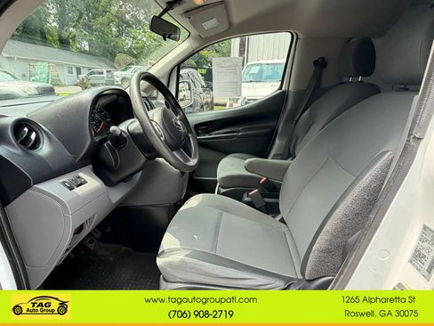 Used 2017 Nissan NV200 SV w/ Technology Package FWD image 12