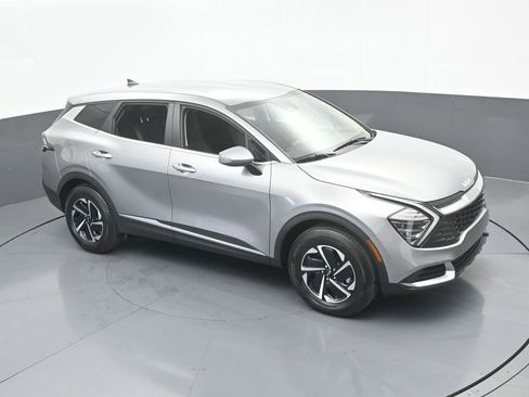 Used 2025 Kia Sportage LX image 45