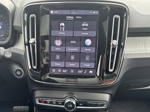 Certified 2026 Volvo XC40 B5 Core w/ Climate Package AWD/4WD image 12