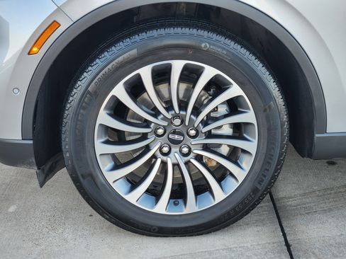 Used 2022 Lincoln Aviator Reserve w/ Equipment Group 201A image 9