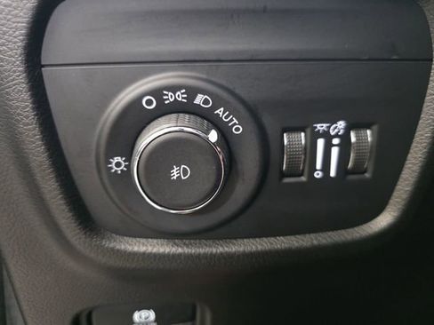 Used 2025 Jeep Grand Cherokee Summit AWD/4WD image 27