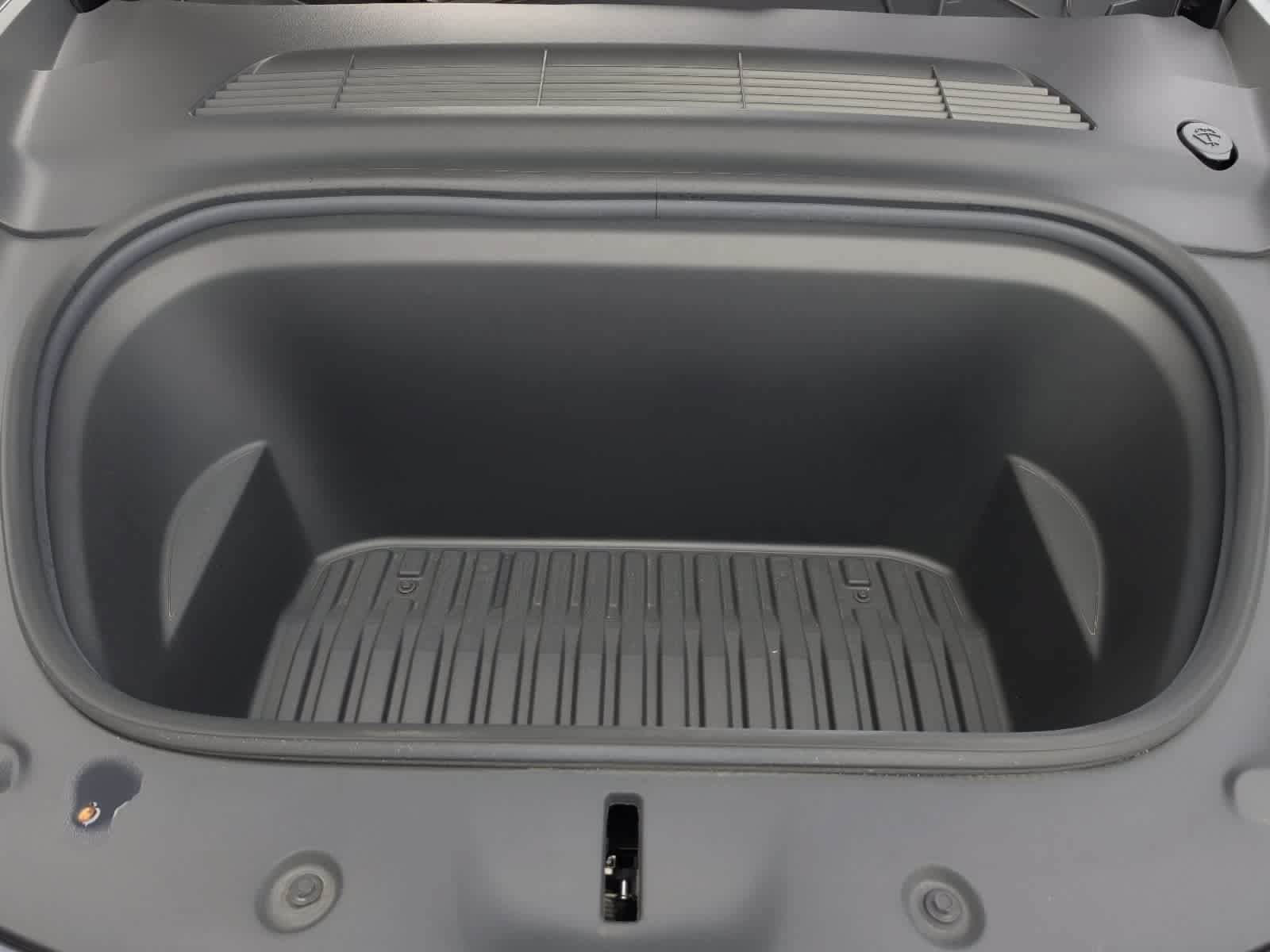 Used 2023 Tesla Model Y 2WD image 30