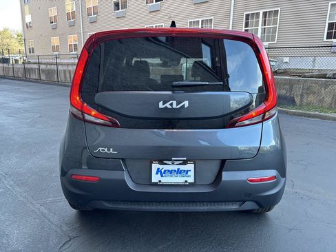 Used 2022 Kia Soul LX w/ Technology Package FWD image 4