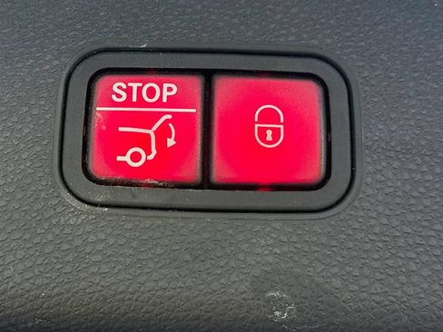 Used 2014 Mercedes-Benz GLK 350 4MATIC image 45