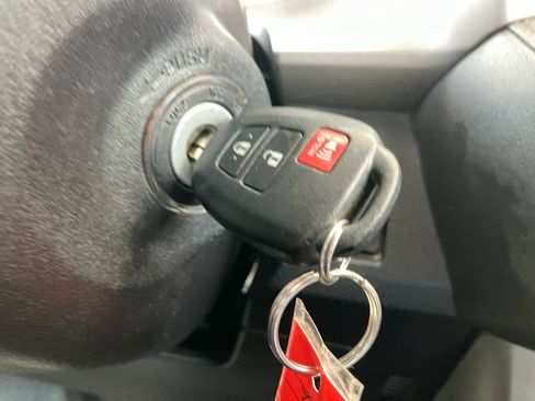 Used 2016 Toyota RAV4 LE AWD/4WD image 24