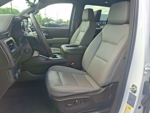 Certified 2023 Chevrolet Tahoe Z71 w/ Luxury Package AWD/4WD image 11