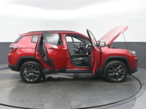 New 2026 Jeep Compass Latitude image 57
