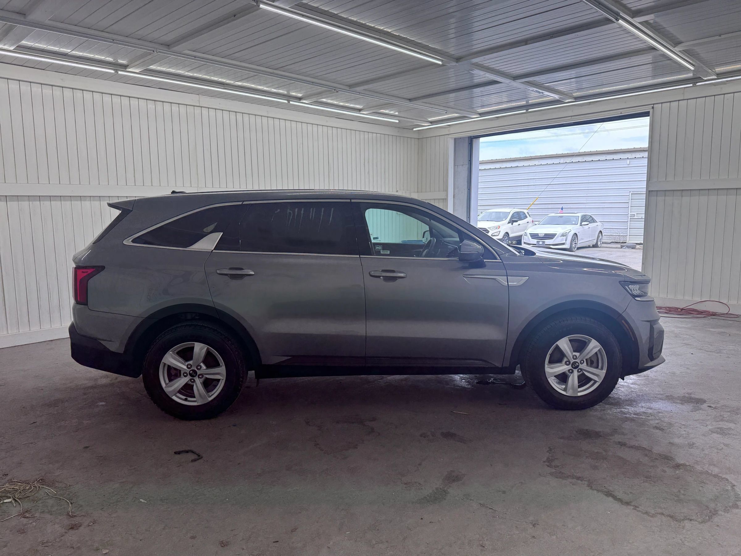 Used 2021 Kia Sorento LX FWD image 4