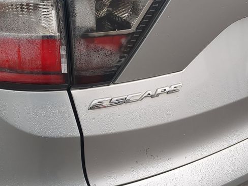 Used 2017 Ford Escape SE w/ Equipment Group 201A image 17