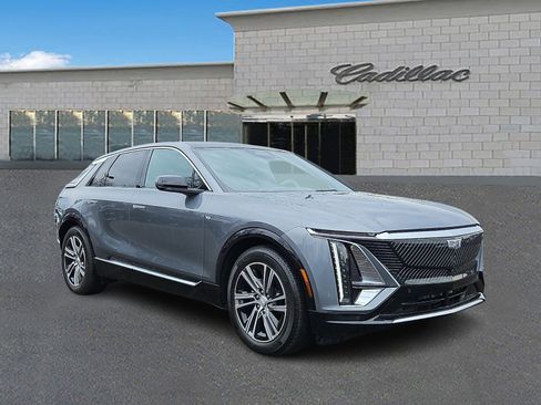 Certified 2023 Cadillac Lyriq Luxury image 3