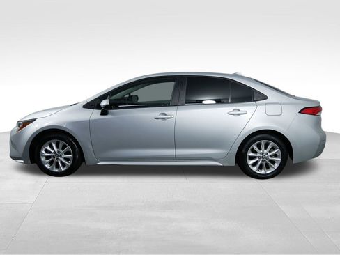 Used 2021 Toyota Corolla LE image 5