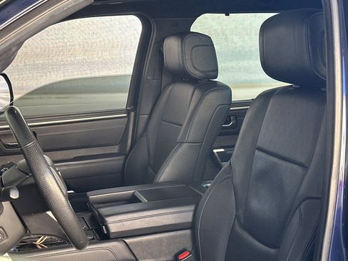 Used 2023 Toyota Tundra Platinum AWD/4WD image 5
