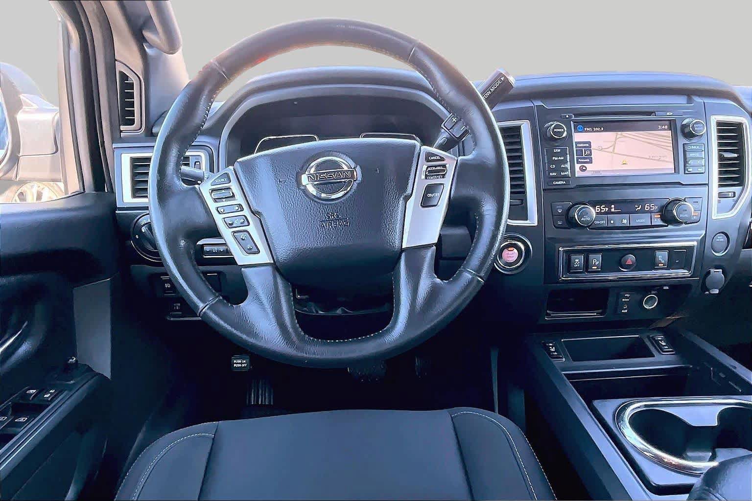 Used 2018 Nissan Titan SV w/ SV Convenience Package RWD image 6