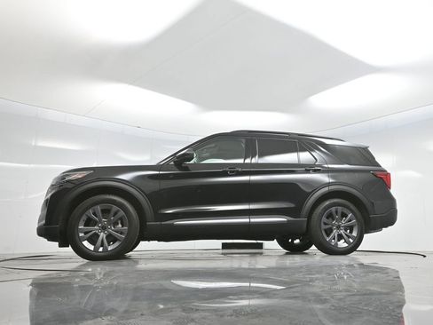 New 2025 Ford Explorer Active w/ Active Comfort Package image 6