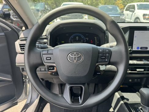 Used 2026 Toyota Camry LE FWD image 5