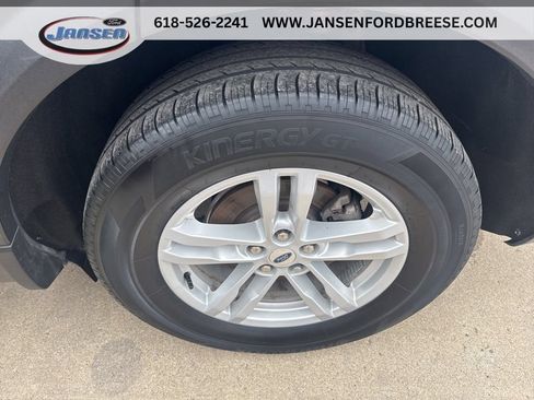 Used 2023 Ford Explorer XLT w/ Equipment Group 202A AWD/4WD image 8