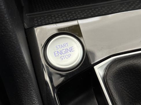 Used 2024 Volkswagen Taos SE image 22