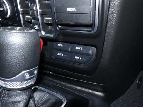 Used 2021 Jeep Gladiator Sport AWD/4WD image 24