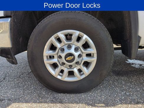 Used 2025 Chevrolet Silverado 2500 LT w/ Convenience Package image 26