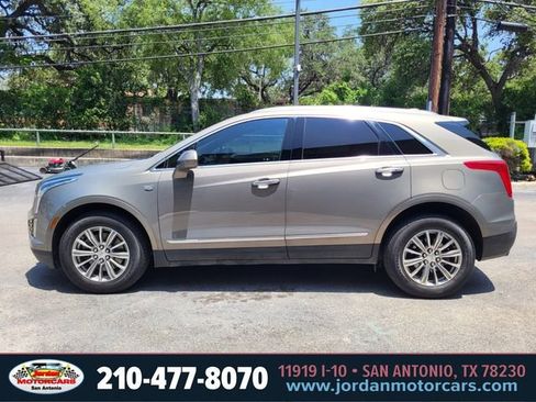 Used 2017 Cadillac XT5 Luxury w/ Driver Awareness Package FWD image 2