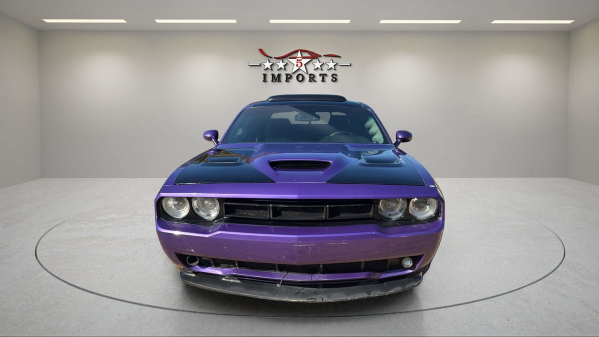 Used 2010 Dodge Challenger SRT8 w/ SRT Option Group II RWD image 8