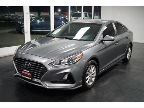 Used 2018 Hyundai Sonata SE w/ Cargo Package image 3