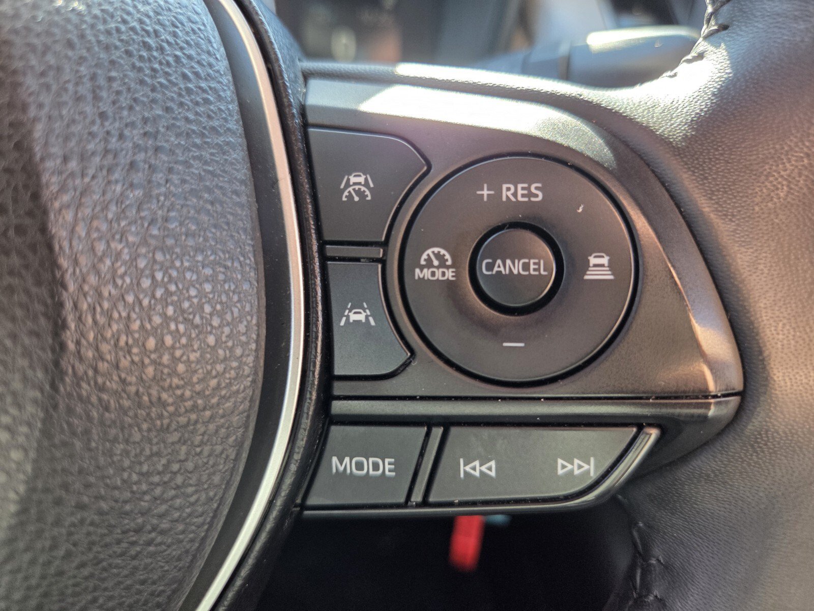 Used 2020 Toyota Corolla SE FWD image 24