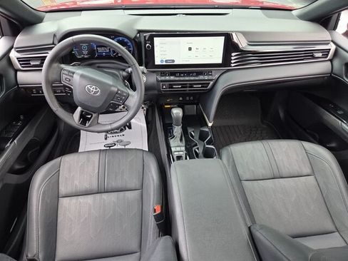 Used 2025 Toyota Camry XSE FWD image 11