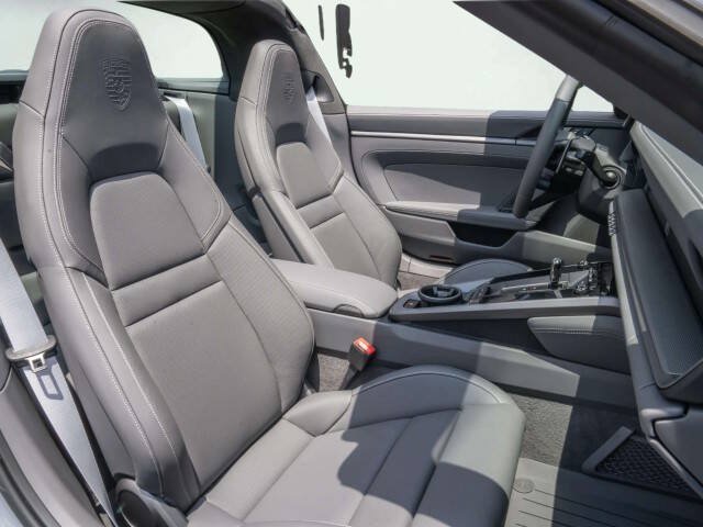 Used 2024 Porsche 911 Targa 4 AWD/4WD image 16