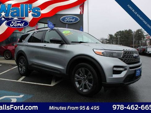 Certified 2022 Ford Explorer XLT w/ Equipment Group 202A image 3