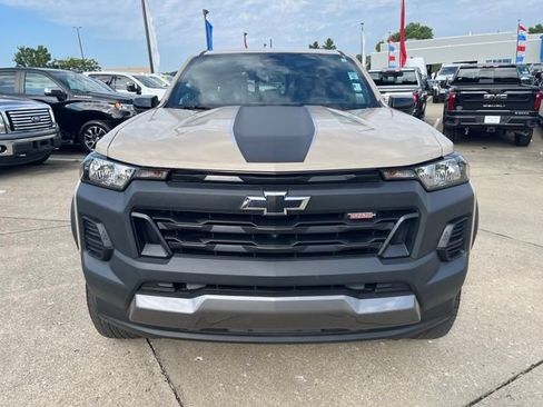 Certified 2024 Chevrolet Colorado Trail Boss w/ Technology Package AWD/4WD image 9