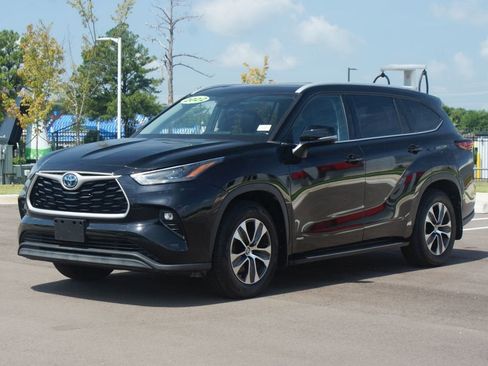 Used 2022 Toyota Highlander XLE image 25