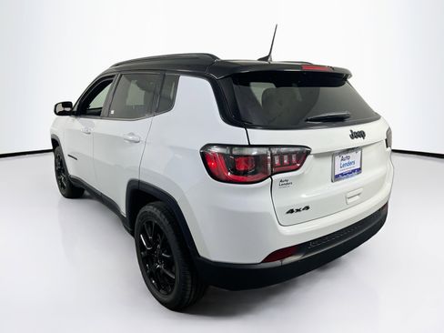 Used 2023 Jeep Compass Latitude w/ Sun and Sound Group AWD/4WD image 7