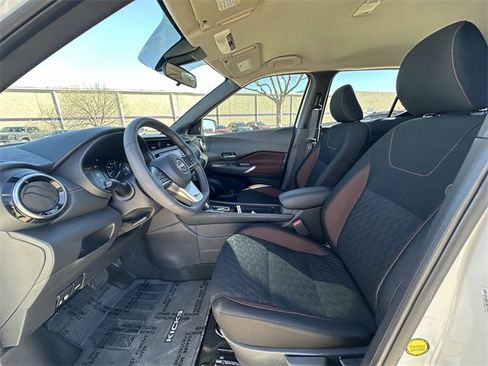 Used 2023 Nissan Kicks SR image 25