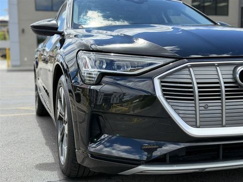 Used 2021 Audi e-tron Premium AWD/4WD image 9