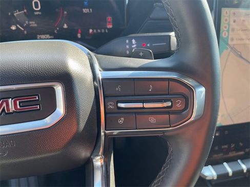 Used 2025 GMC Acadia Elevation image 10