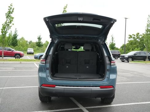 New 2026 Jeep Grand Cherokee L Limited w/ Luxury Tech Group II AWD/4WD image 16