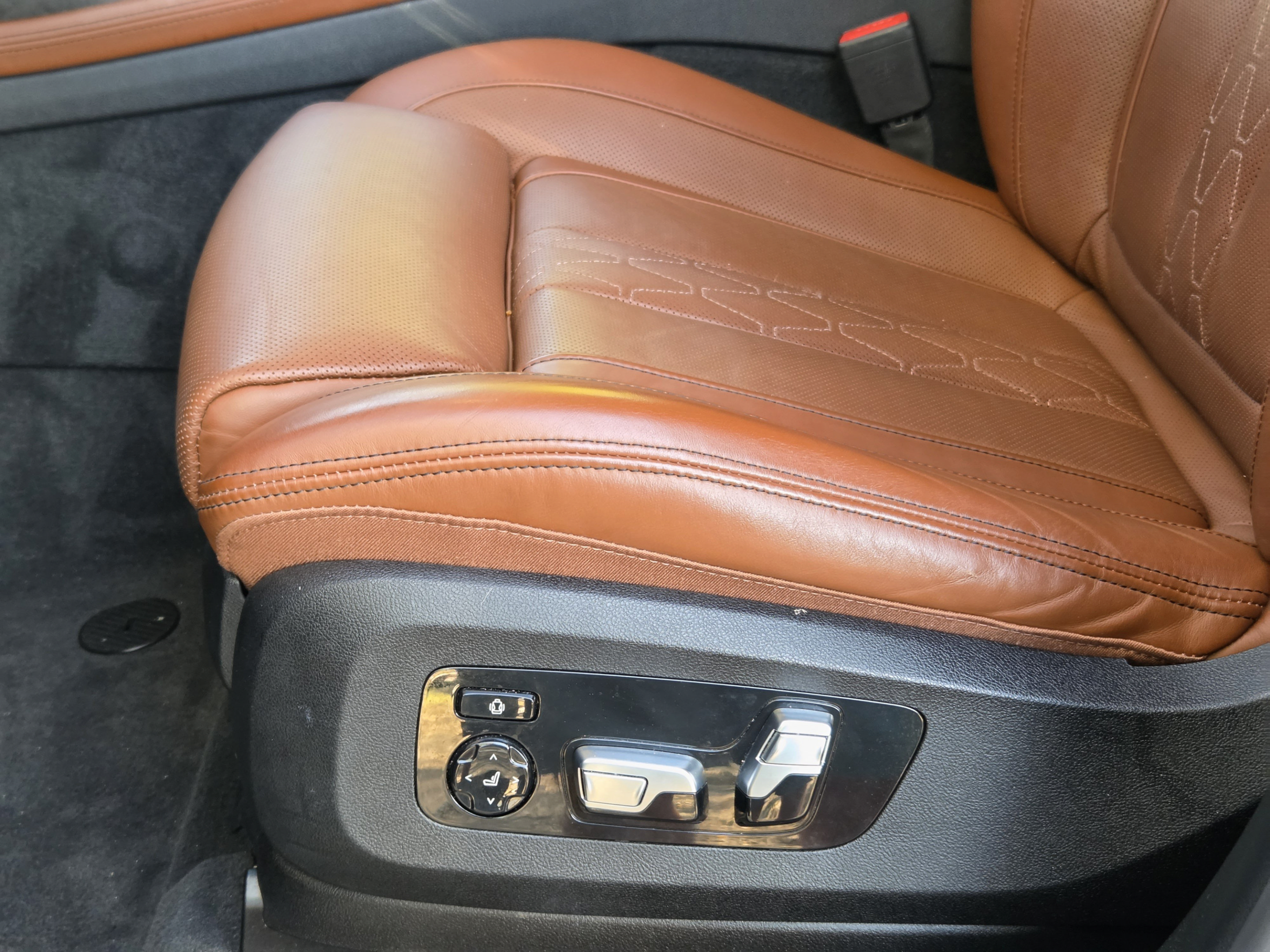 Used 2021 BMW X7 xDrive40i w/ Premium Package AWD/4WD image 21