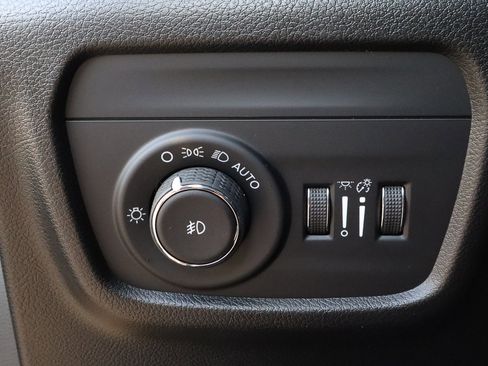 New 2025 Jeep Grand Cherokee Overland w/ Luxury Tech Group IV image 12