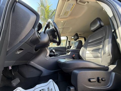 Used 2019 Ford Escape SEL AWD/4WD image 30