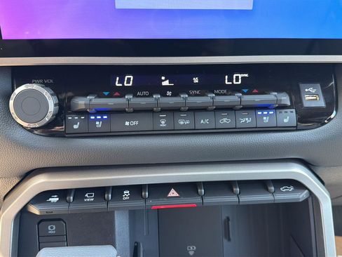 New 2026 Toyota Tundra Limited AWD/4WD image 21