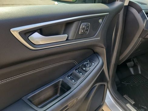 Used 2022 Ford Edge Titanium AWD/4WD image 16