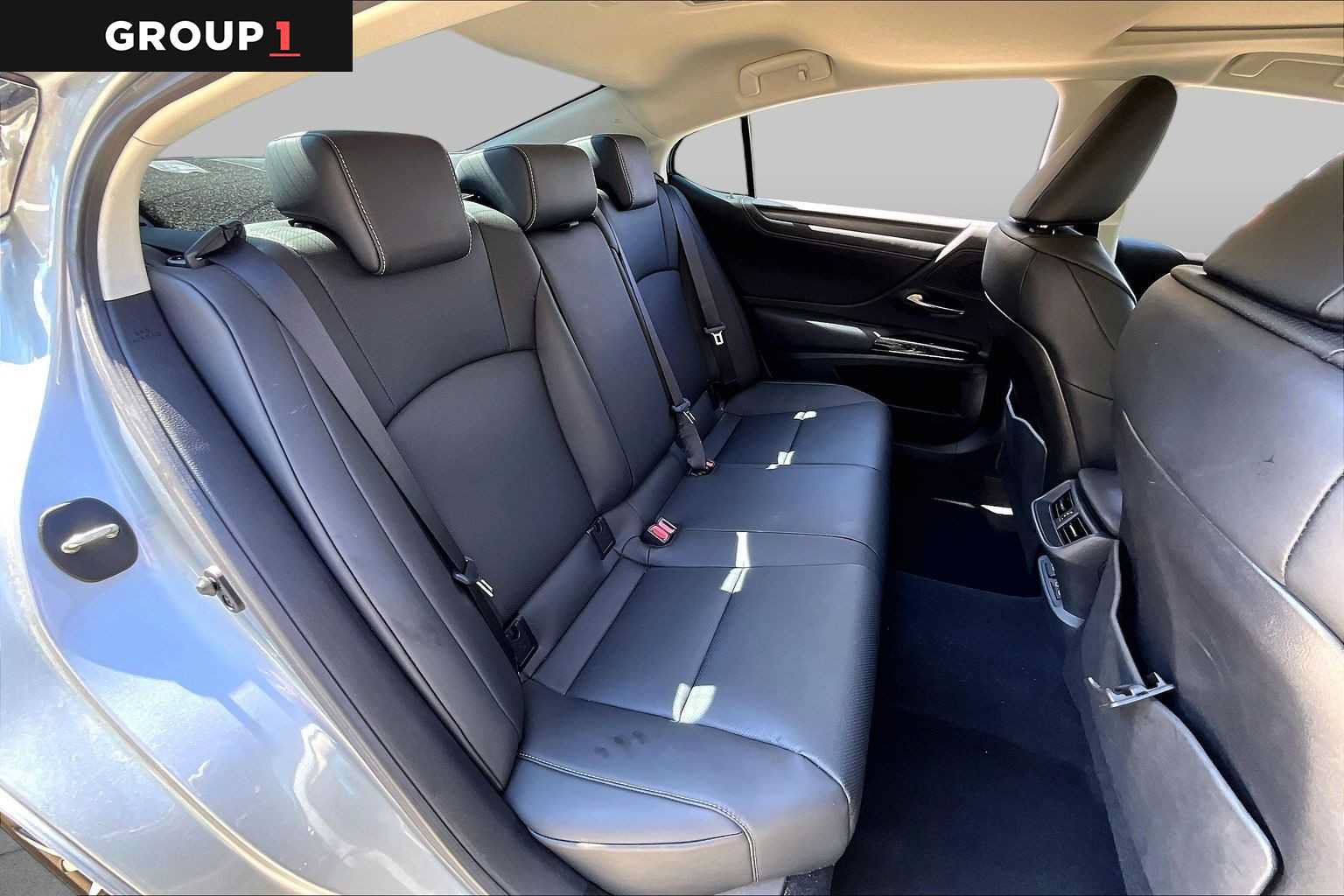 Used 2025 Lexus ES 350 w/ Premium Package FWD image 17