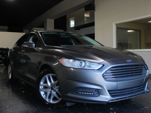 Used 2014 Ford Fusion SE FWD image 1