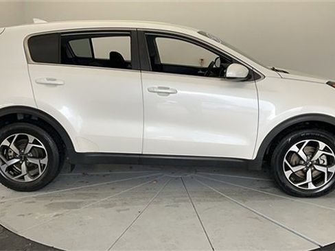 Used 2021 Kia Sportage LX image 13