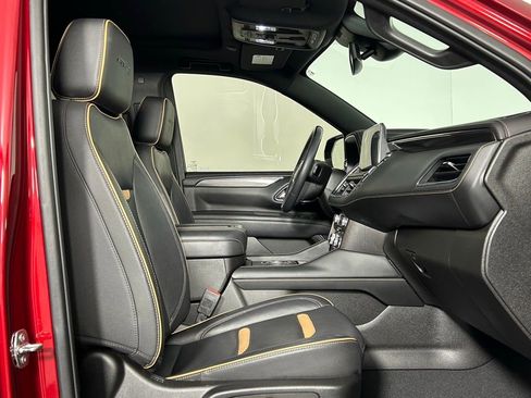 Used 2023 GMC Yukon XL AT4 w/ Technology Package image 10