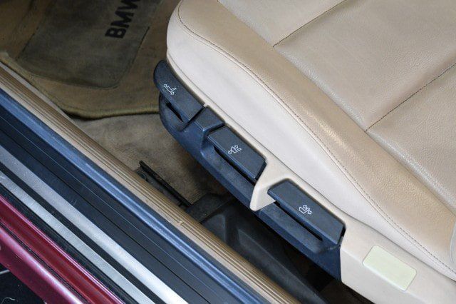 Used 1996 BMW 318i Convertible RWD image 19