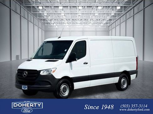 Used 2021 Mercedes-Benz Sprinter 2500 image 1