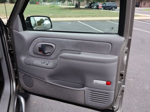 Used 1998 GMC Sierra 2500 4x4 Extended Cab w/ Marketing Option Pkg 3 image 22